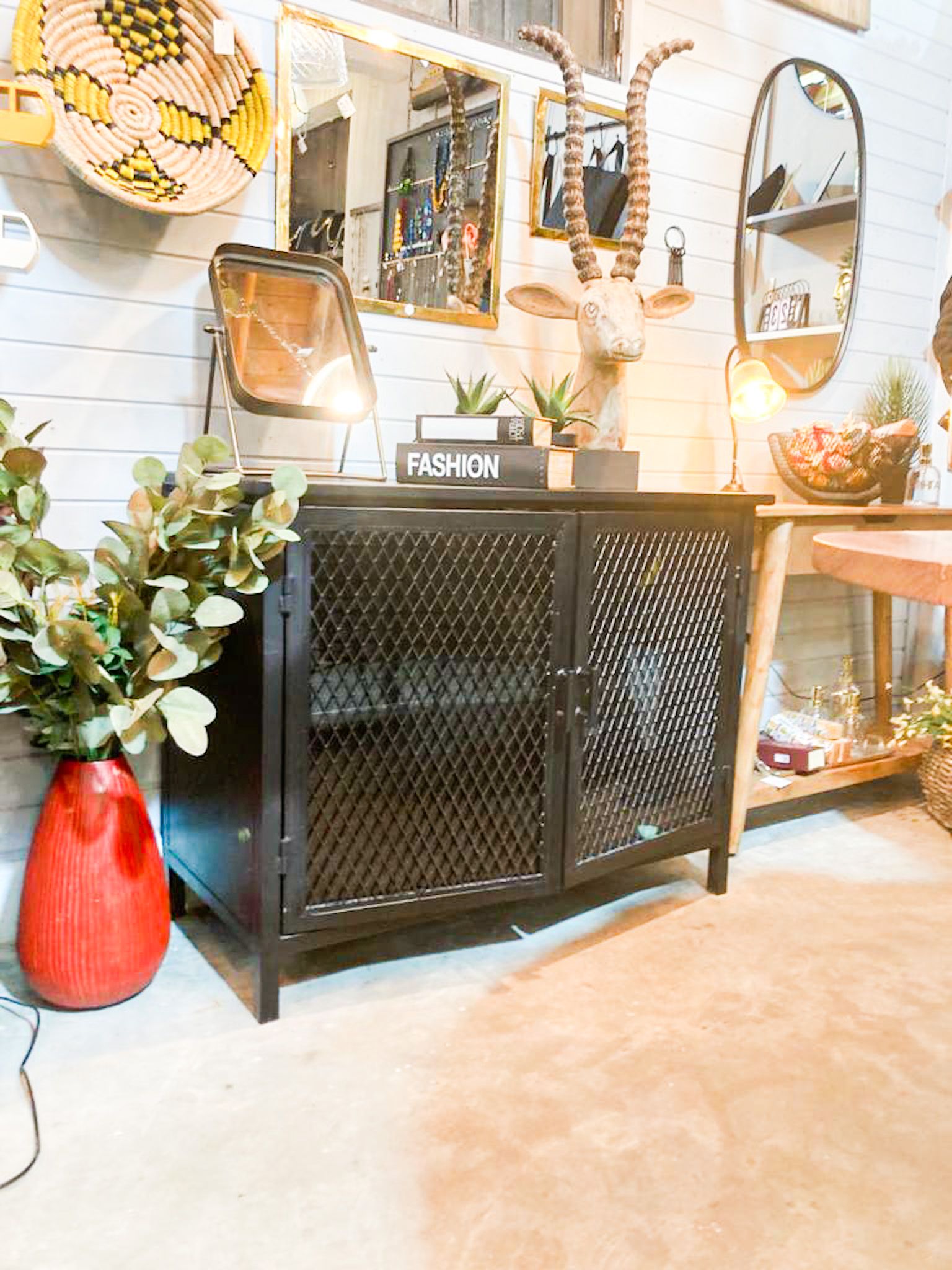 מזנון דלתות רשת